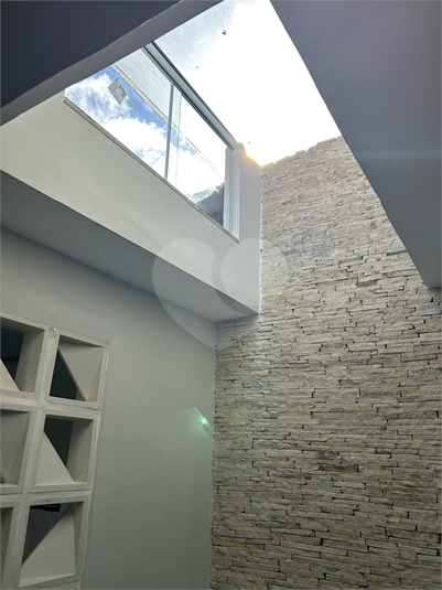 Foto REO1094952