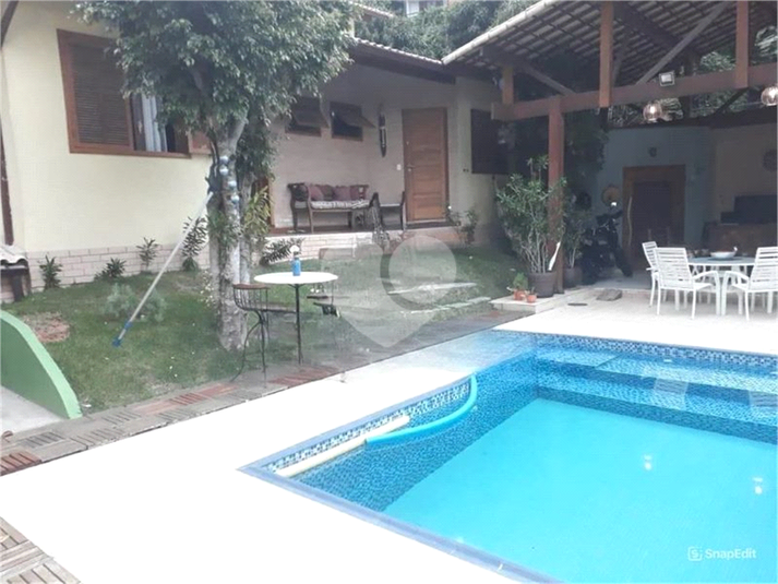 Foto REO1095007