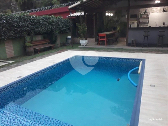 Foto REO1095007