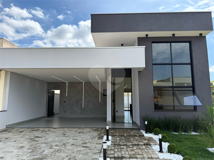 Foto REO1095043