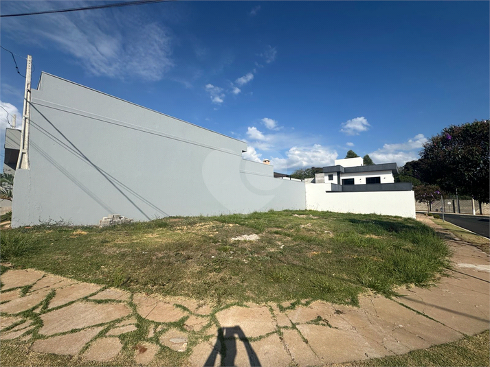 Foto REO1095100