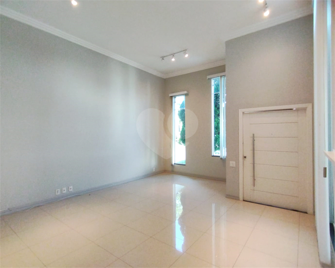 Foto REO1095275