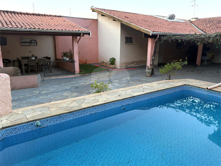 Foto REO1095370