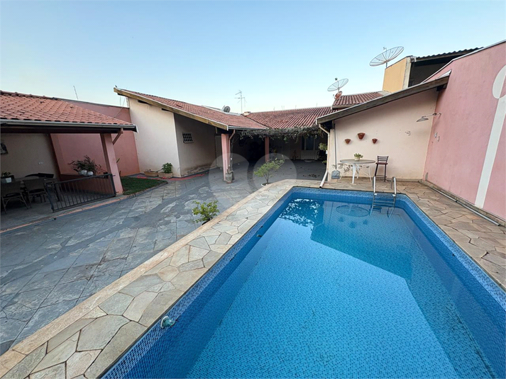 Foto REO1095370