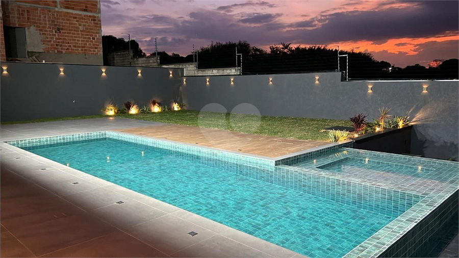 Foto REO1095441