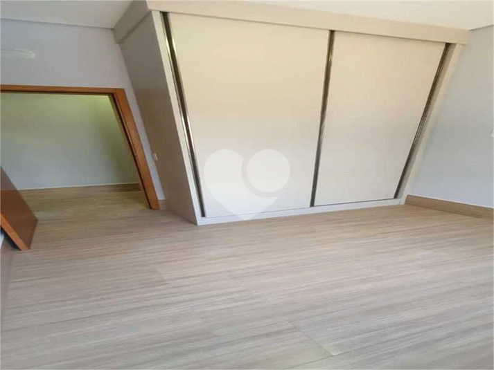 Foto REO1095683