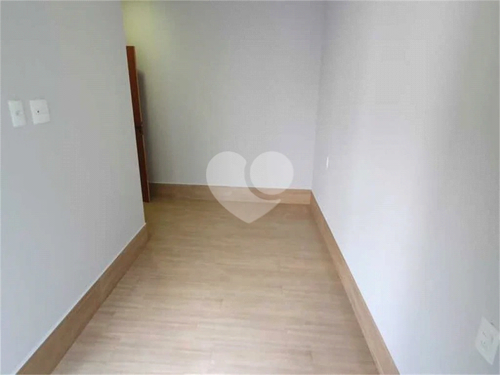 Foto REO1095683