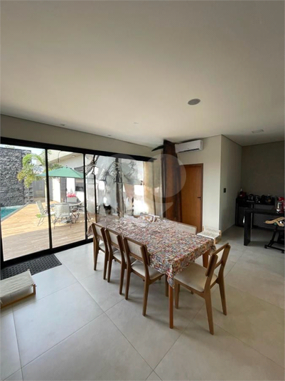 Foto REO1095687