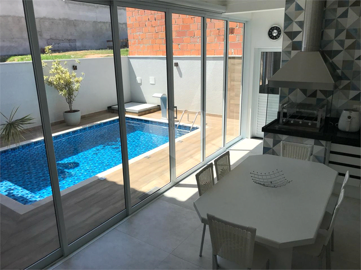 Foto REO1095839