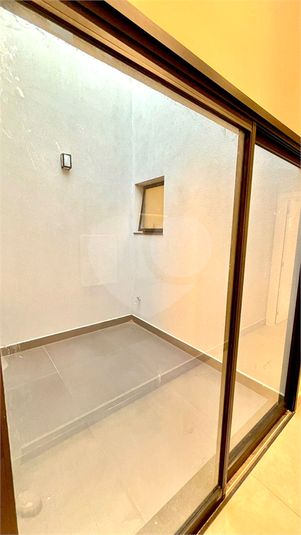 Foto REO1096029