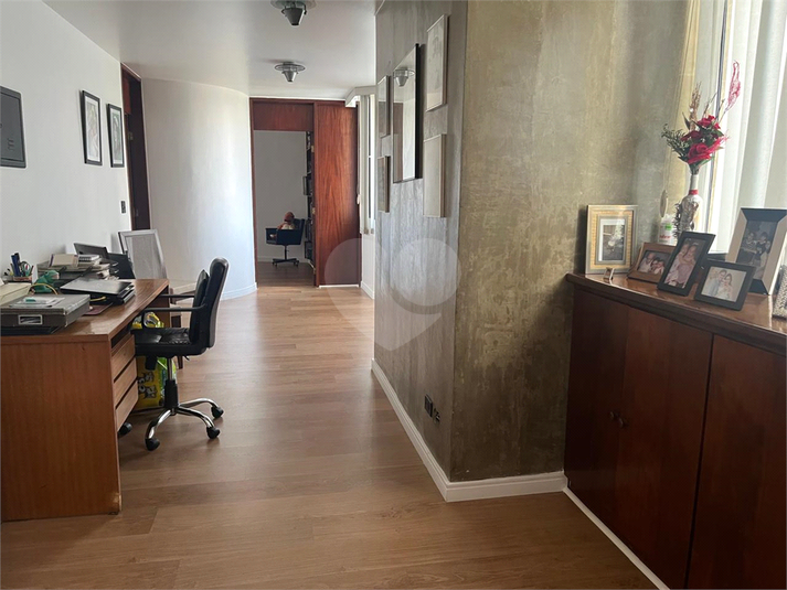 Foto REO1096041