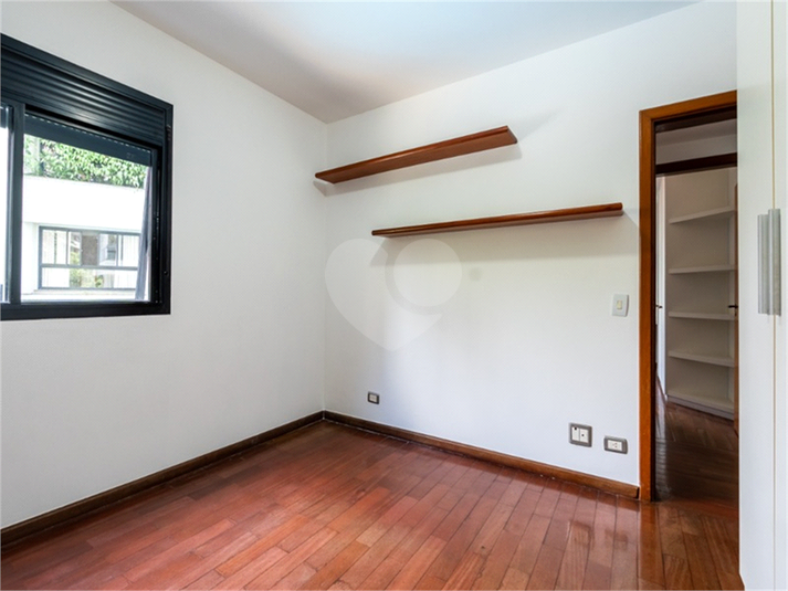 Foto REO1096072