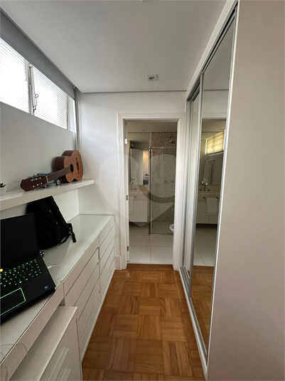 Foto REO1096100