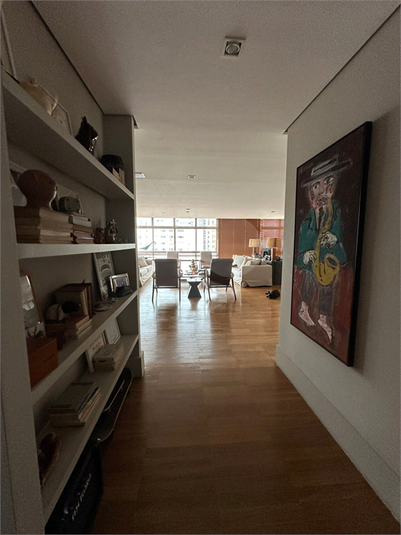 Foto REO1096100