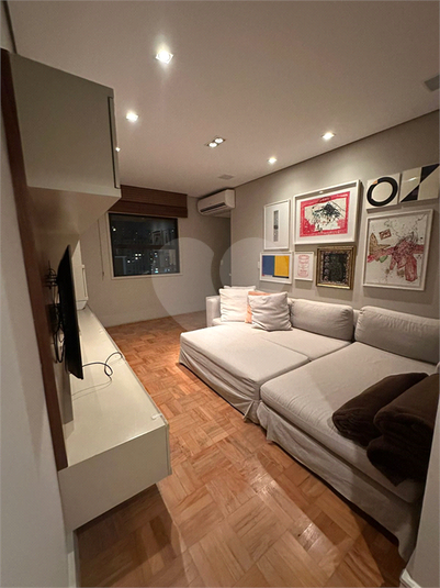 Foto REO1096100