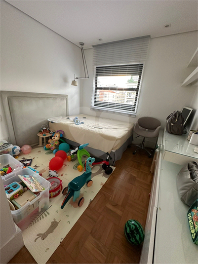 Foto REO1096100