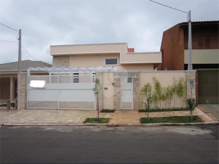 Foto REO1096119