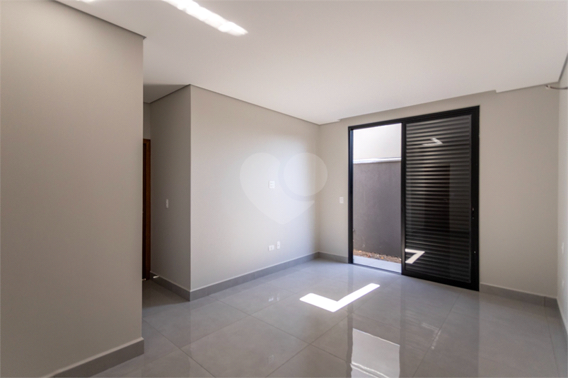 Foto REO1096159