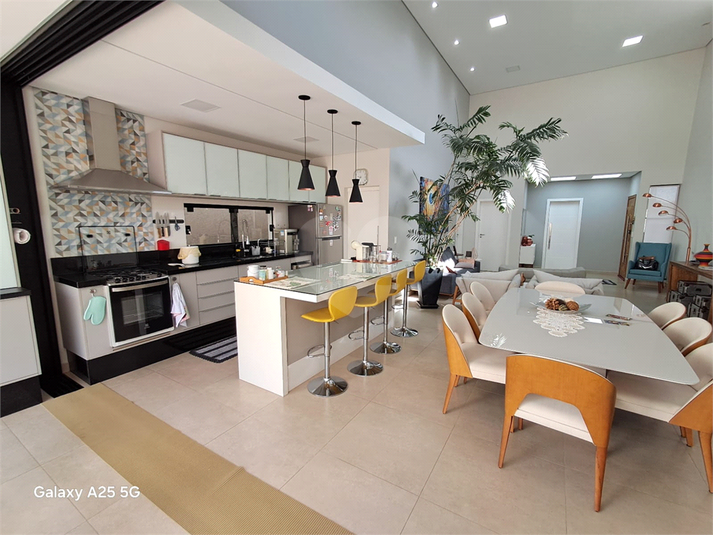 Foto REO1096166