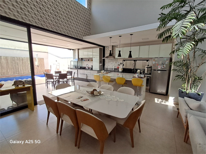 Foto REO1096166