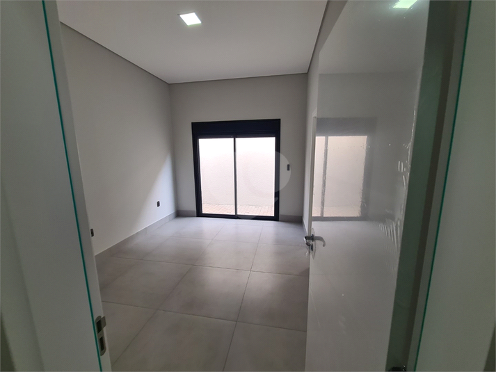 Foto REO1096179