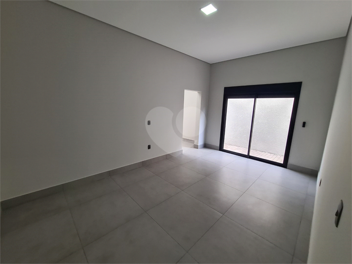 Foto REO1096179