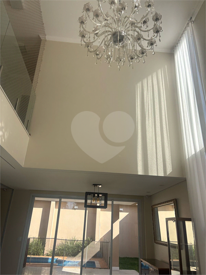 Foto REO1096306