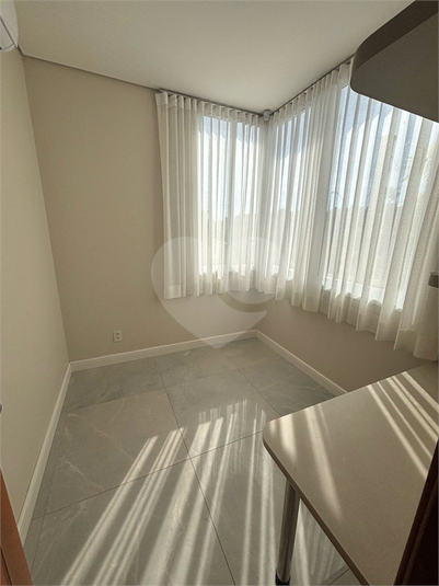 Foto REO1096306