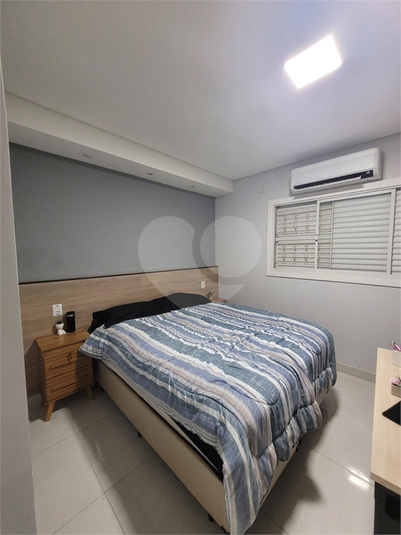 Foto REO1096336