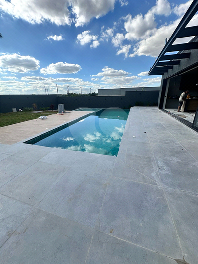 Foto REO1096346