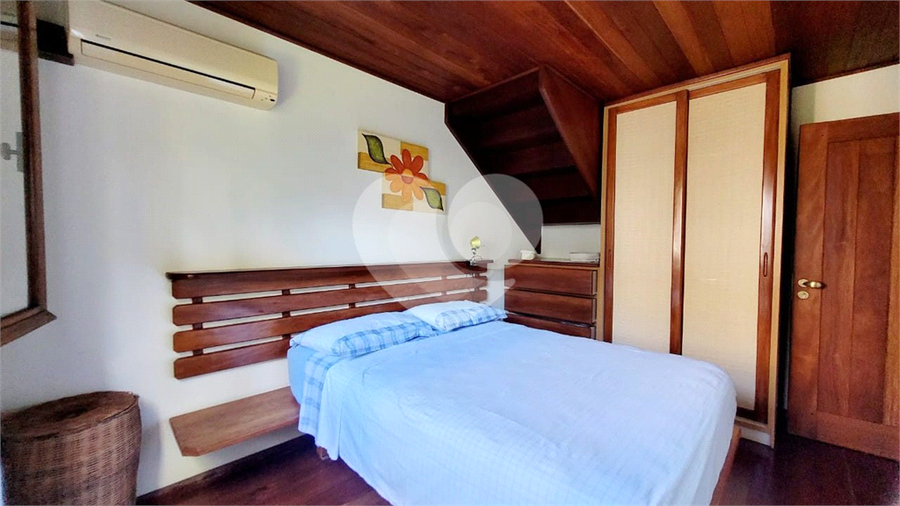 Foto REO1096451