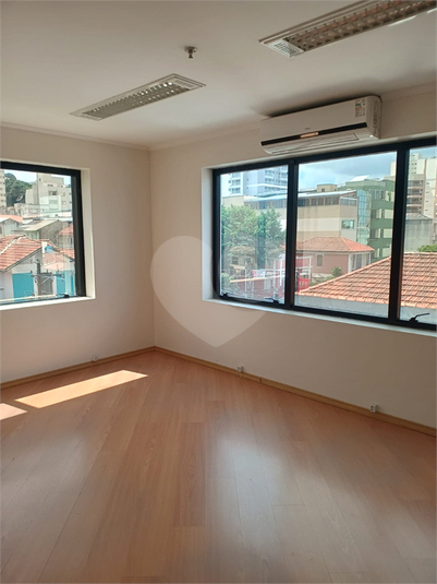 Foto REO1096535