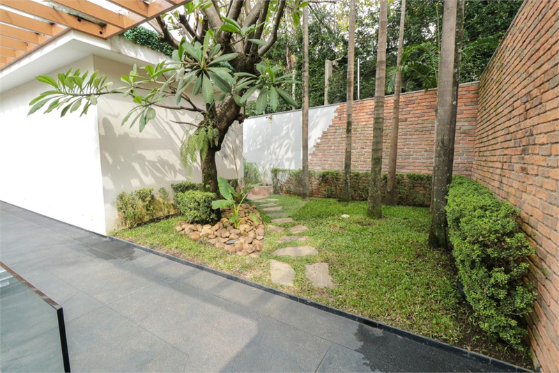 Foto REO1096540