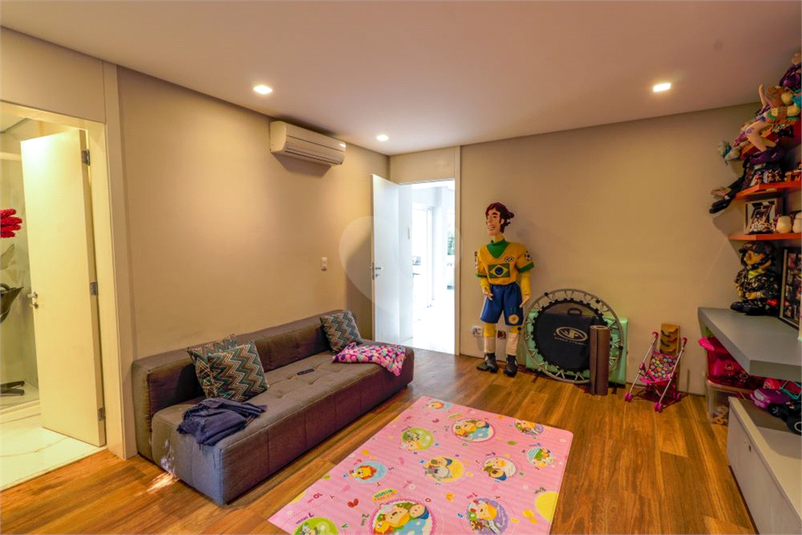 Foto REO1096540