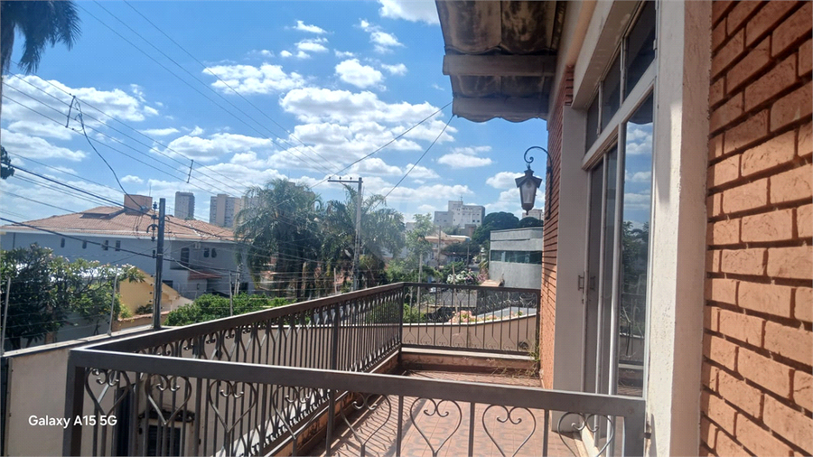 Sacada c vista para Rua