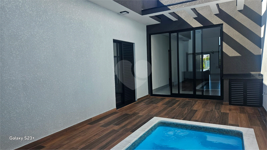 Foto REO1096590