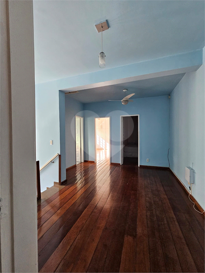 Foto REO1096595