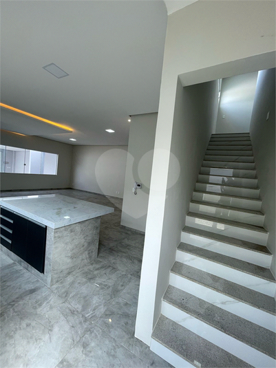 Foto REO1096661