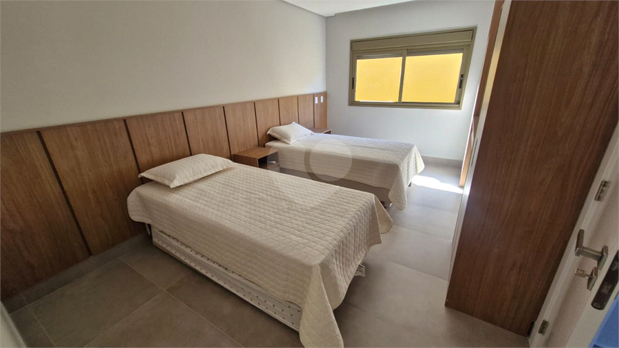 Foto REO1096727