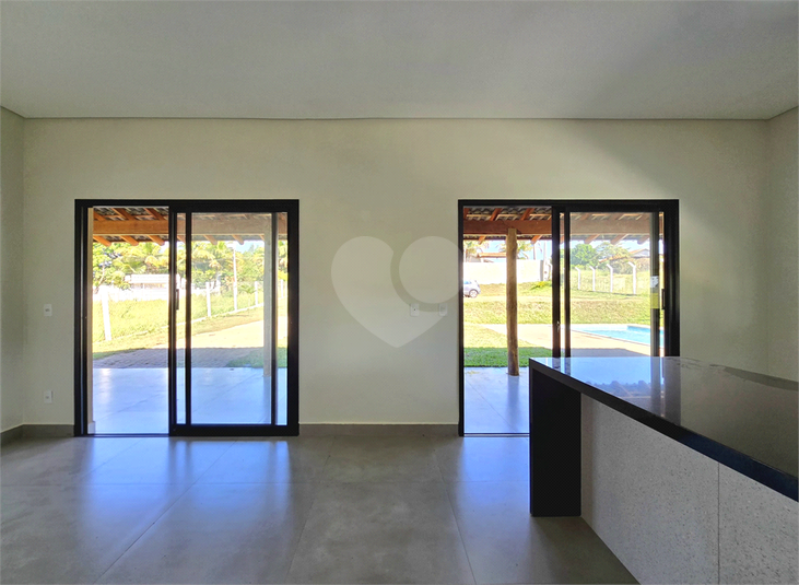 Foto REO1096775