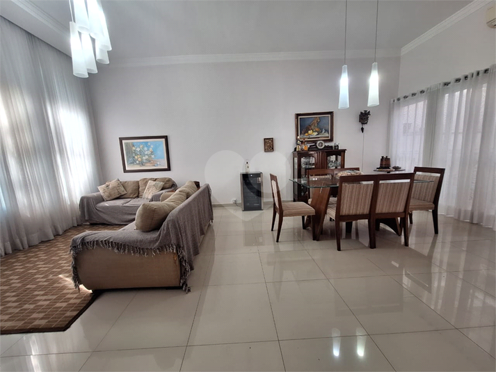 Foto REO1096838