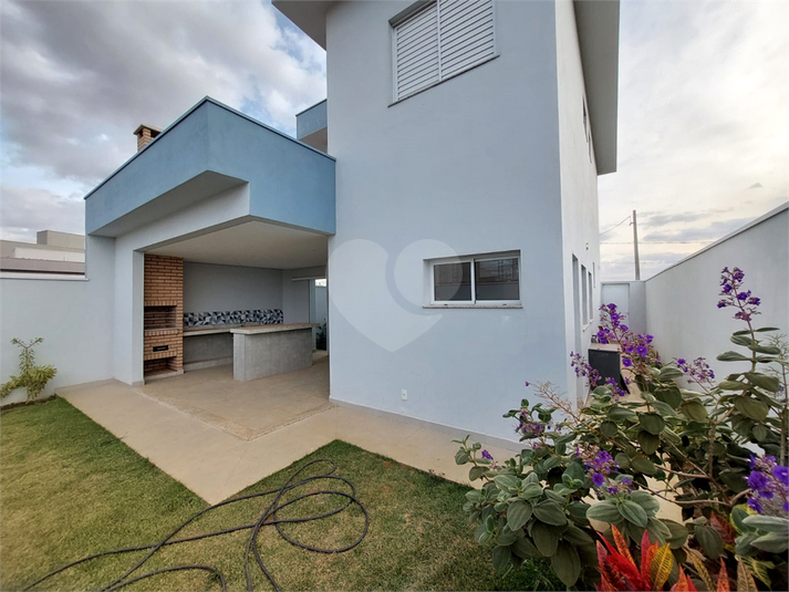 Foto REO1096875