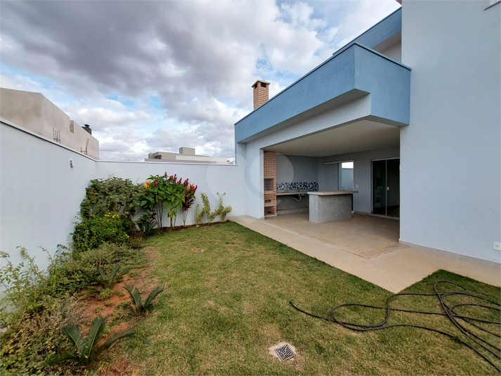 Foto REO1096875