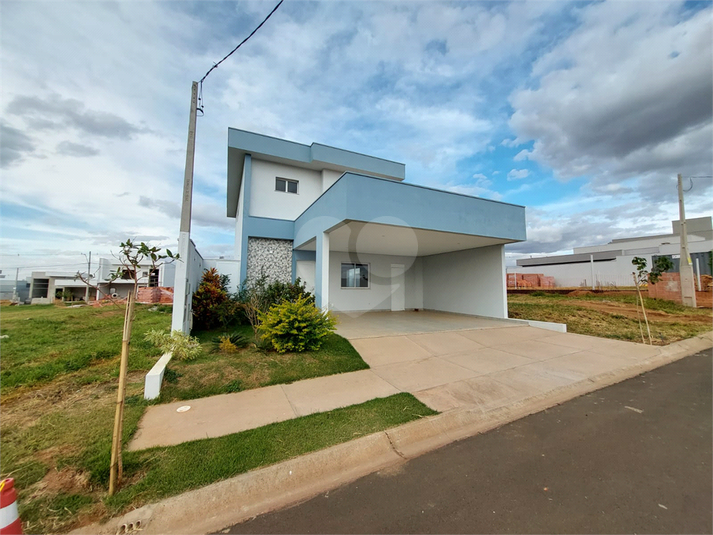 Foto REO1096875