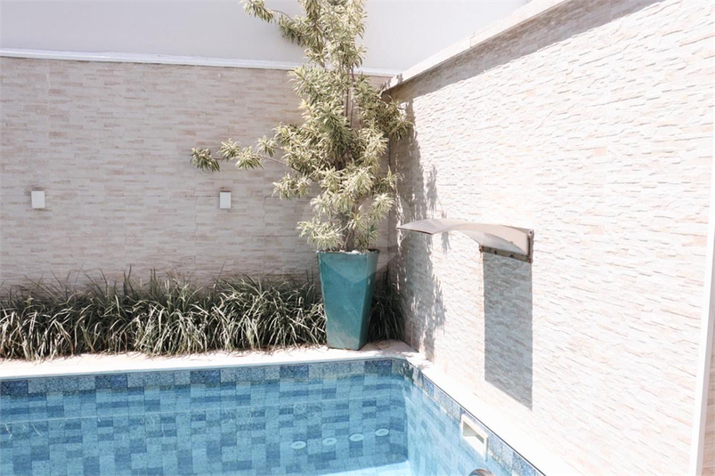 Foto REO1096901