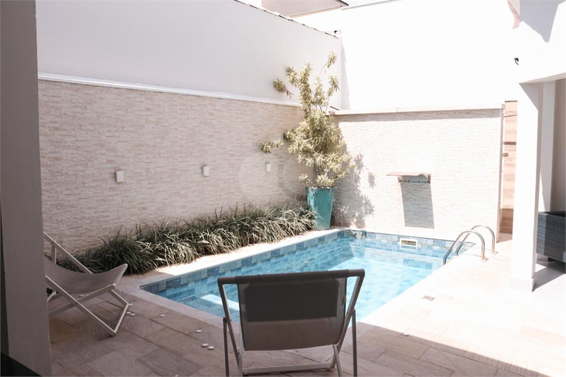 Foto REO1096901
