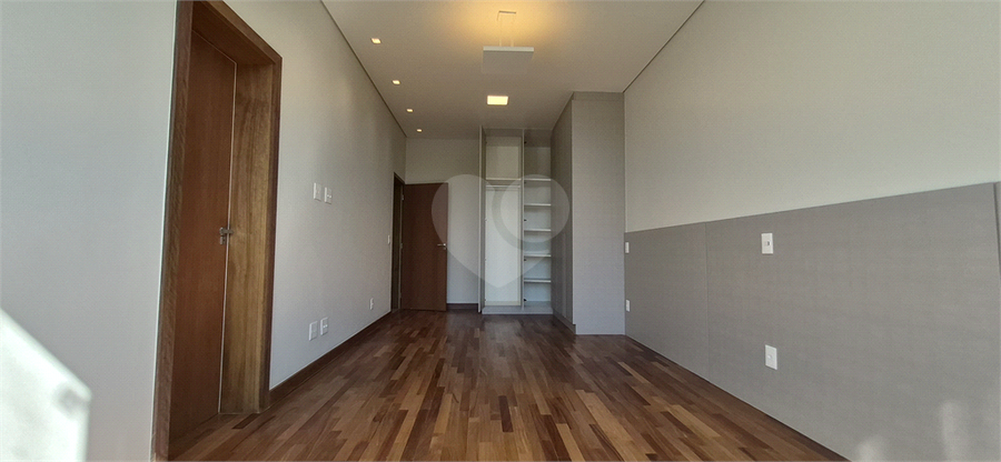 Foto REO1096917