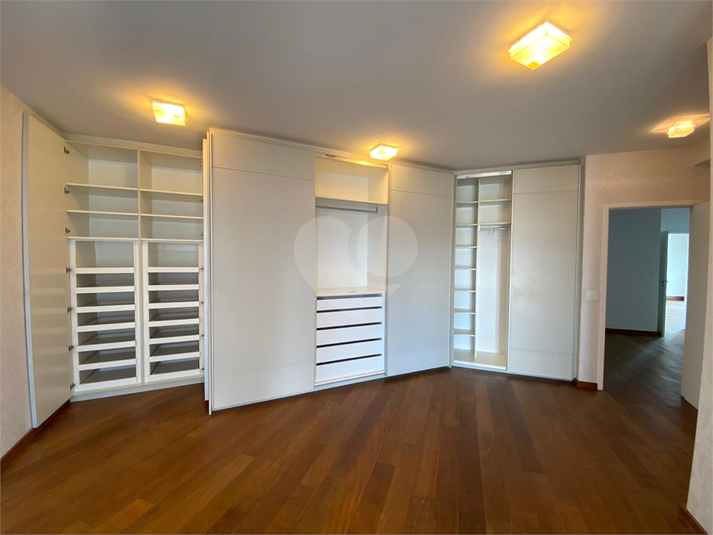 Foto REO1096938