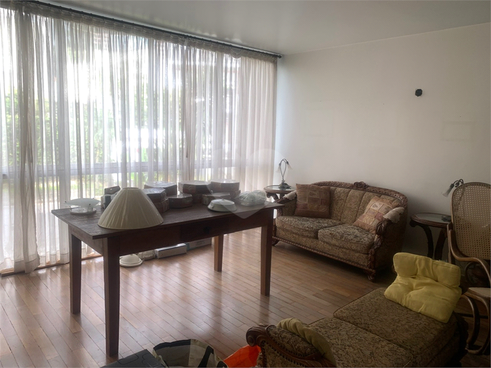 Foto REO1096967