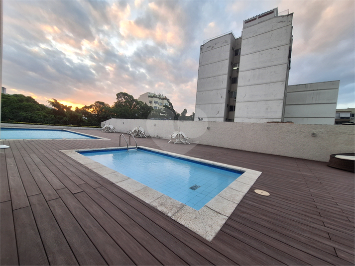 Foto REO1097025